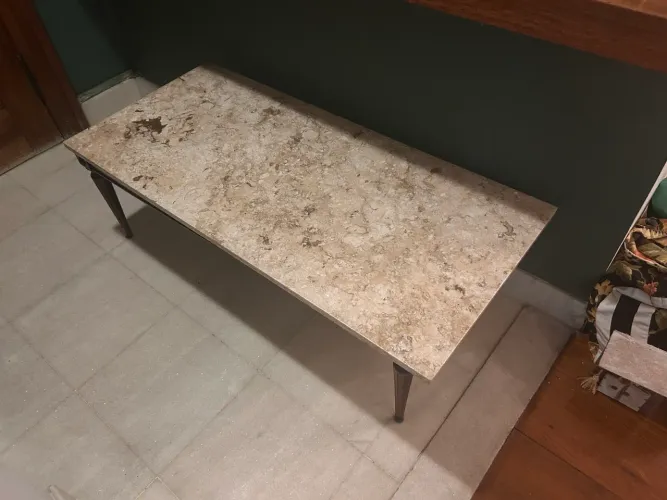 Mesa de centro tampo marmore, base madeira