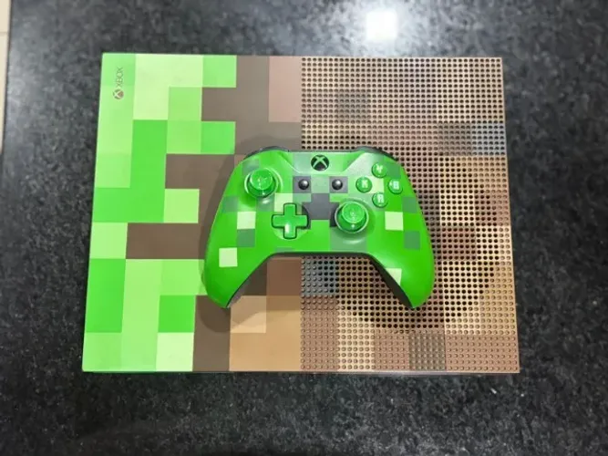 Xbox One S 1TB Minecraft Limited Edition - Colecionável