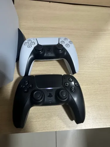 PLAYSTATION 5 FAT 1TB LEITOR DE DISCO + 2 CONTROLES
