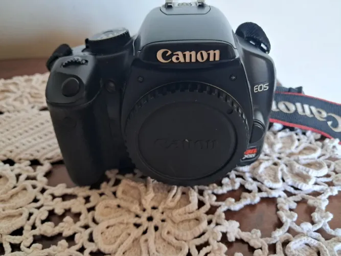 DSLR Canon EOS Rebel XSi 