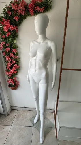 Manequim de fibra 