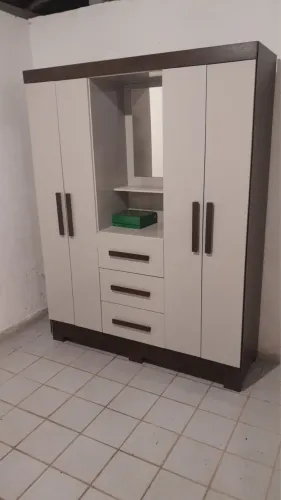GUARDA ROUPA 4 PORTAS 3 GAVETAS 