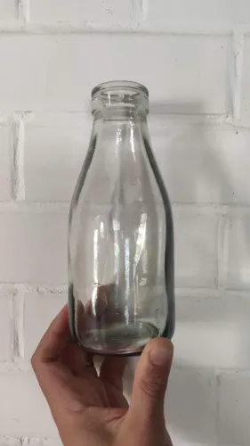 ANTIGUIDADE! Garrafa de leite antiga, vidro artesanal espesso, capacidade de 1/2 litro