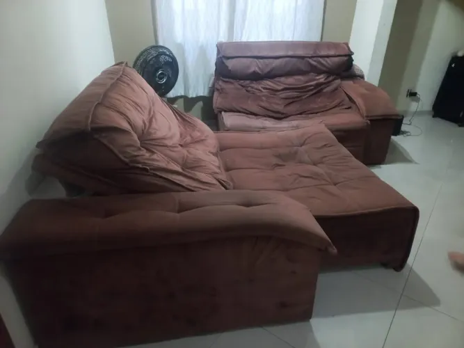 Sofá reclinável usado