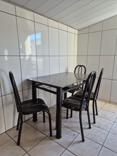Mesa de cozinha 4 cadeiras