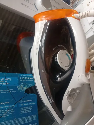 Ferro de passar roupa Philips Walita funcionando perfeitamente 