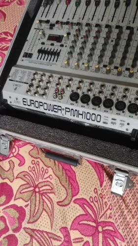 Mesa Amplificada Bheringer