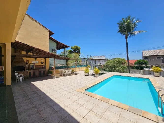 Freguesia Linda Casa em Condomínio com Piscina Privativa