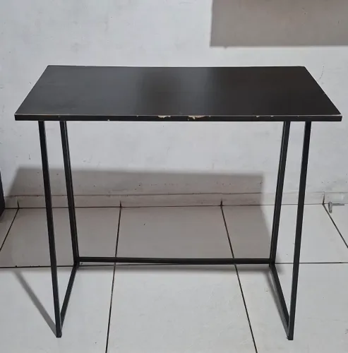 Mesa dobrável ideal pra quem não tem muito espaço