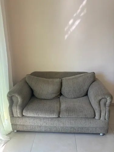Vendo sofá dois lugares 