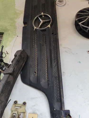 Grade frontal Mercedes benz atego axo