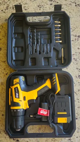 Furadeira e Parafusadeira WAP + Kit de brocas Bosh