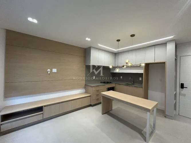 Apartamento mobiliado com 1 dormitório à venda no Estreito, Florianópolis