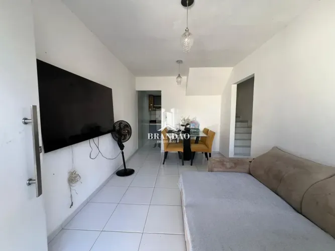 Casa Duplex com 3 Quartos e 2 Suítes à Venda no Santa Amélia R$ 380.000,00