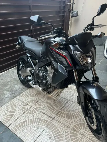 *CB650F* 2016 R$36.000