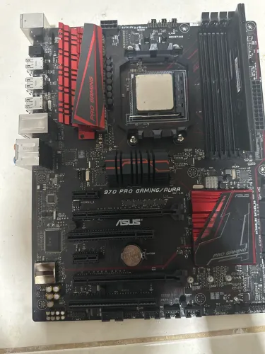 Placa mãe Asus 970 pro aura com processado FX 8320e