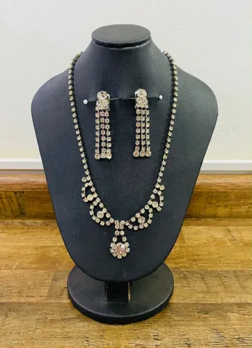 Conjunto Vintage Colar E Brincos Strass Anos 70 Festa Noiva