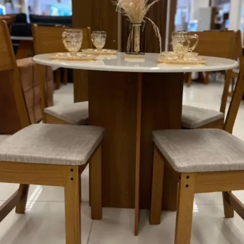 Mesa de jantar 4 cadeiras
