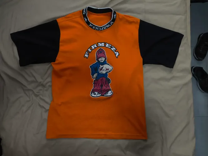 Camisa Firmeza hiphop y2k