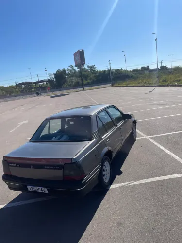 Chevrolet Monza GL 1.8 Efi/ SL/ L/ 650/barc. 2e4p (álcool) 1996