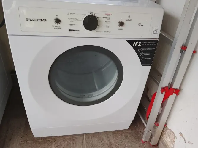 Vendo secadora de roupas Brastemp