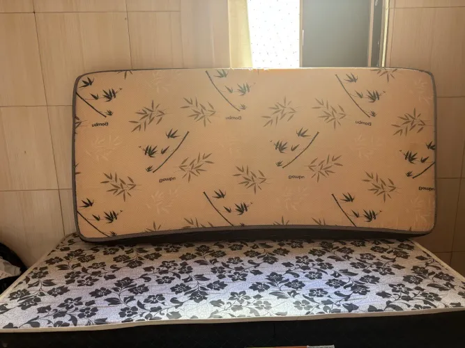 Vende-se cama de solteiro