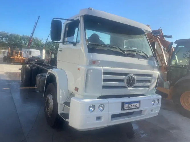 Volkswagen 23.220 2004