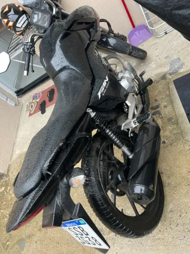 Vende-se moto ano 2024 único dono
