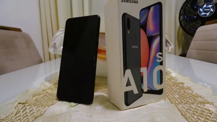 Vendo Smartphone (modelo Samsung a10s) em excelentes condições de uso