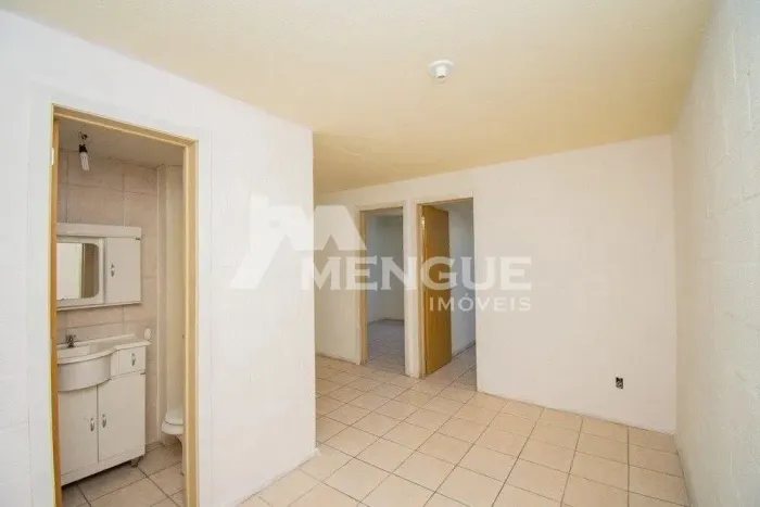Apartamento com 2 quartos e 37m² à venda em Rubem Berta, Porto Alegre.