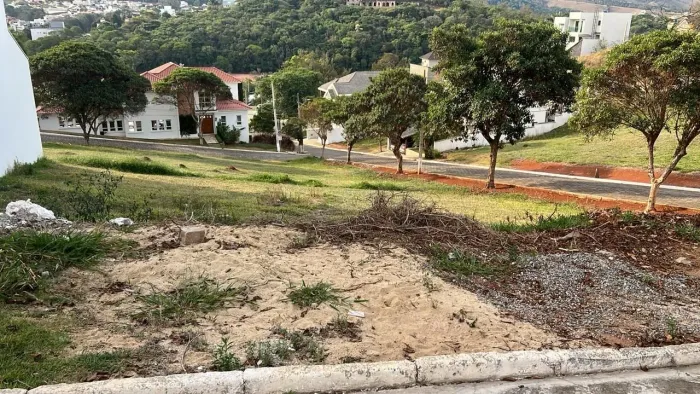 VENDO Lote No Condomínio Villa Bella São Lourenço MG!