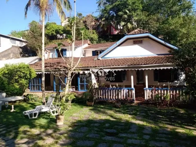 Casa- Petrópolis, Castelânea