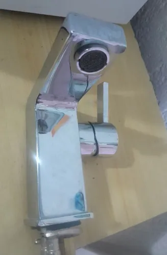 Torneira água quente e fria