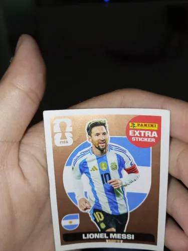 VENDO OU TROCO FIGURINHA DO MESSI DE BRONZE DA COPA