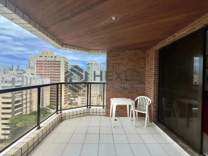Apartamento com varanda vista mar e lazer a uma quadra da Praia das Asturias, Guaruja
