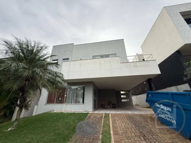 Sobrado com 3 dormitórios para alugar, com 230 m² , Condomínio Royal Forest - Londrina/PR