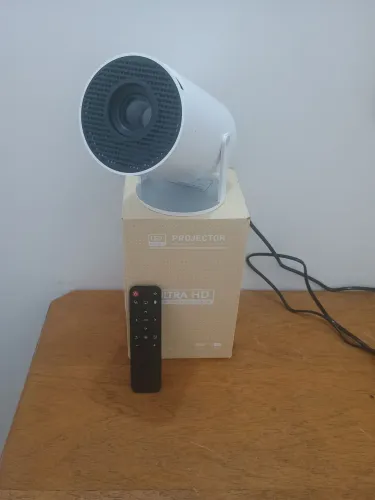 PROJETOR HY300