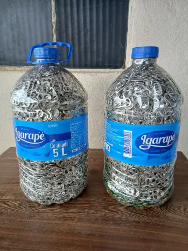 Colecionadores de lacres latas trabalho artesanal bolças