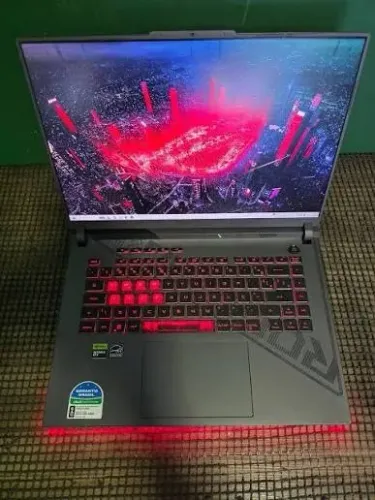 Notebook Gamer ASUS ROG Strix G16 i7-13650HX RTX 4050 16GB RAM SSD 512GB