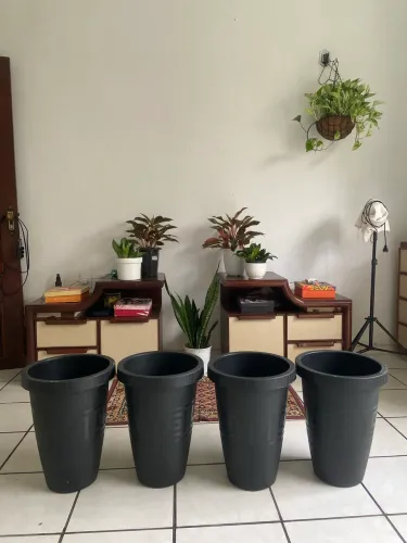 Vasos de 21 litros e 25 litros