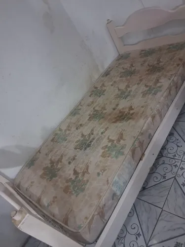 Cama solteiro com colchão