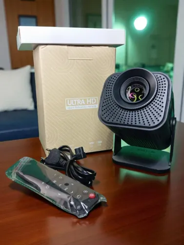 TV Smart Projetor Portátil Hy320 140 Polegadas Wifi Youtube Netflix Som de Fábrica Novo