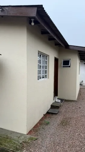 Casa mobiliada para solteiro