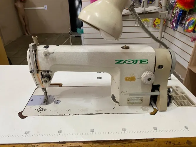 Máquina de costura Zoji, reta