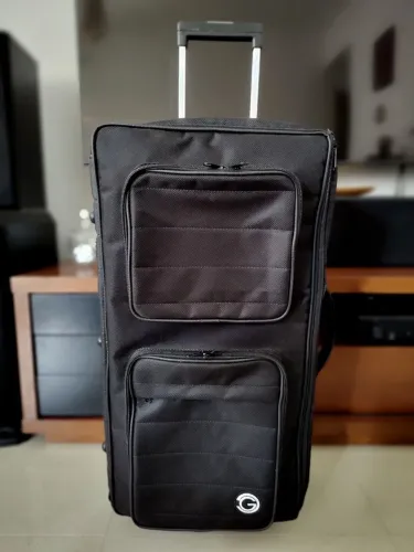 Case | Bag | Pedalboard (ñ Landscape Hands Cration Fuhrmann Rockboard