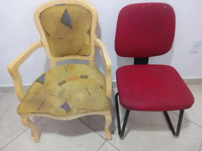 Vendo 2 cadeiras bem conservadas!