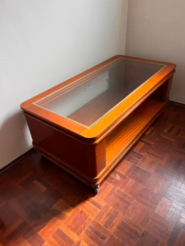 Mesa de Centro em Madeira com Tampo de Vidro - Excelente Estado