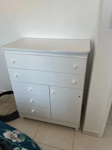 Vende-se cômoda 