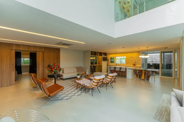 Casa em Condomínio no Burgel 2, 04 Suítes, 06 Vagas, Piscina, Ecoville, Curitiba.