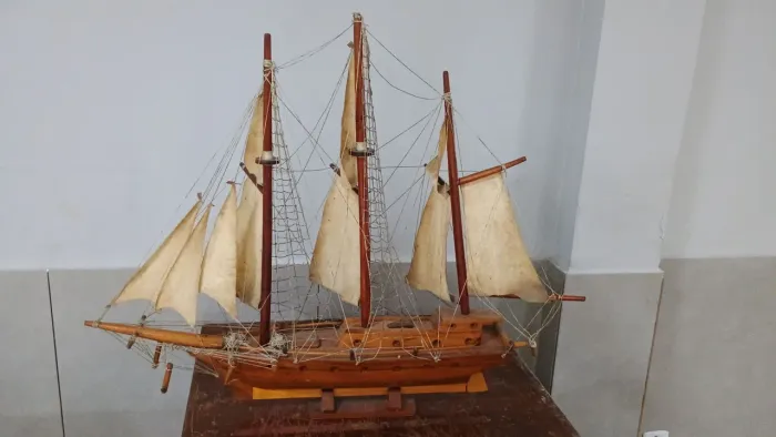 Miniatura barco Veleiro de madeira 